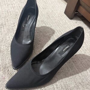 DKNY Black Pointed-Toe Satin Pumps